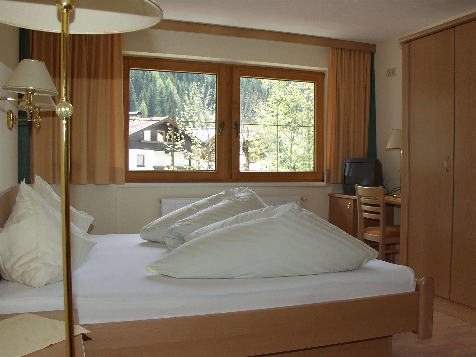 Appartements Steinbock - Ski-In & Ski-Out Тукс Екстериор снимка